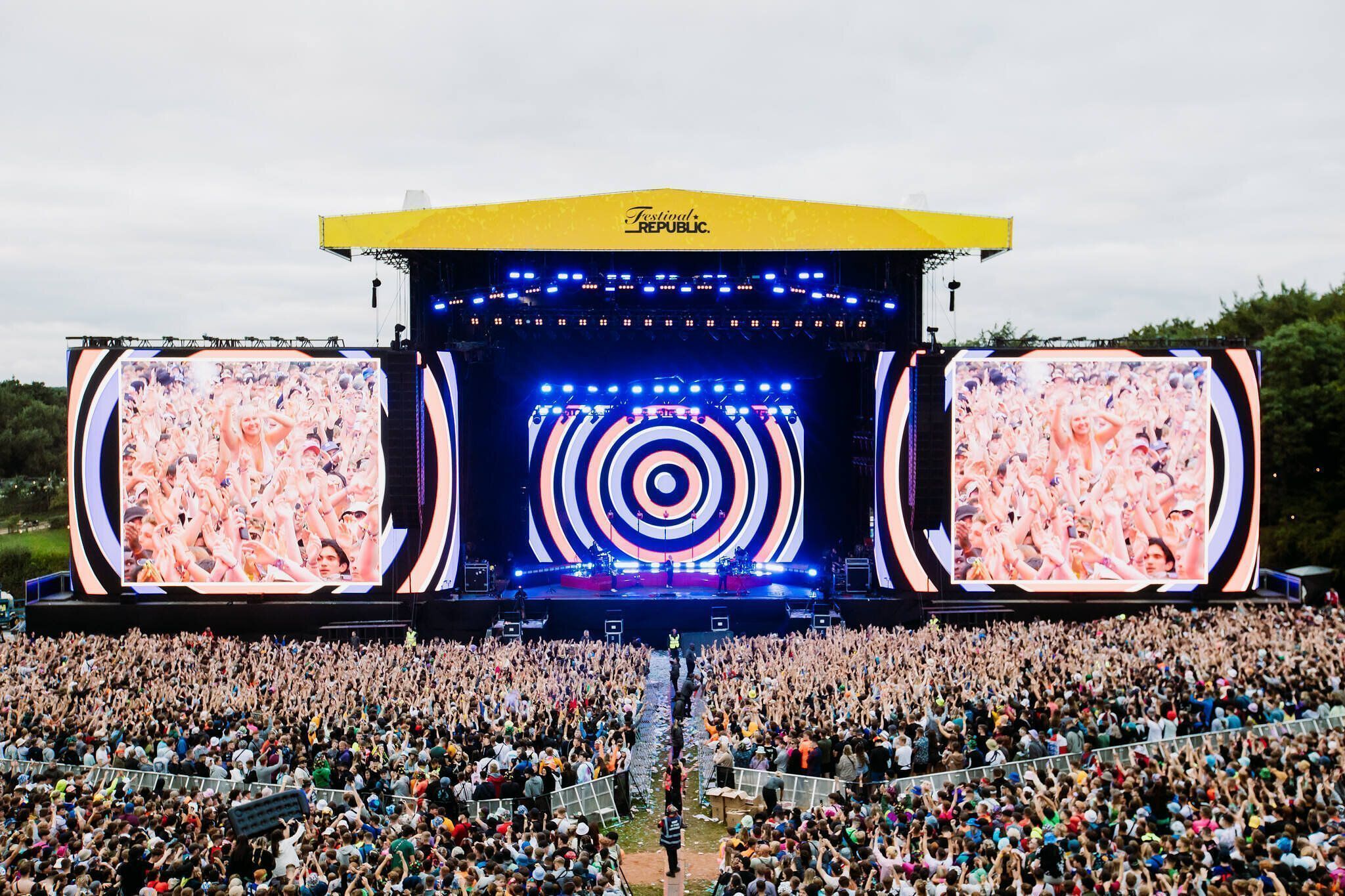 CT UK TAKES BLACK QUARTZ TO READING & LEEDS FESTIVAL | ROE Visual